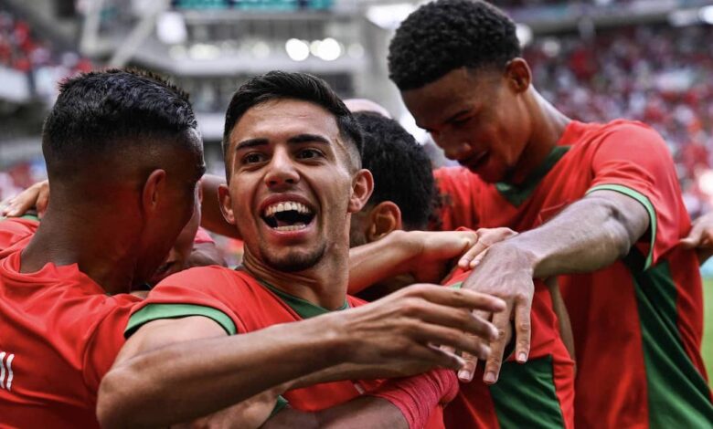 إلياس أخوماش وسفيان رحيمي يتألقان في أولمبياد باريس 2024 مع منتخب المغرب